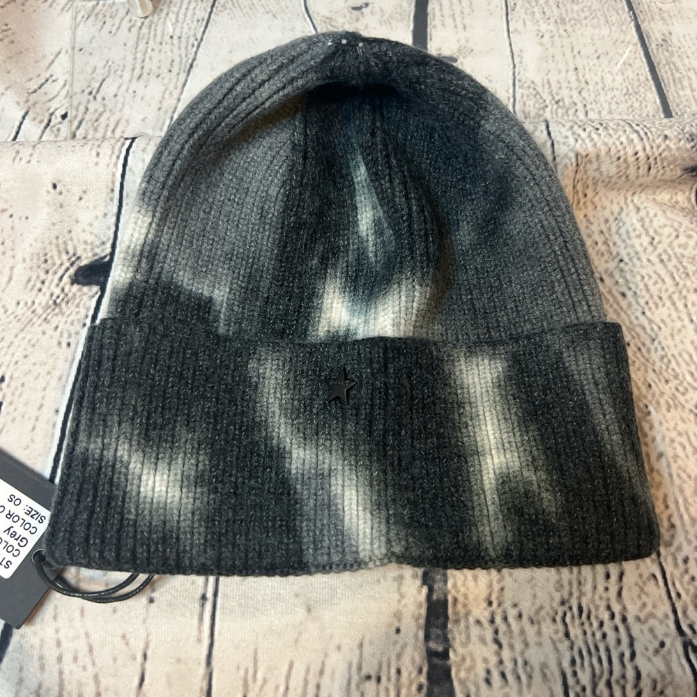 NWT!! Jocelyn Black and White Tie-Dye Beanie